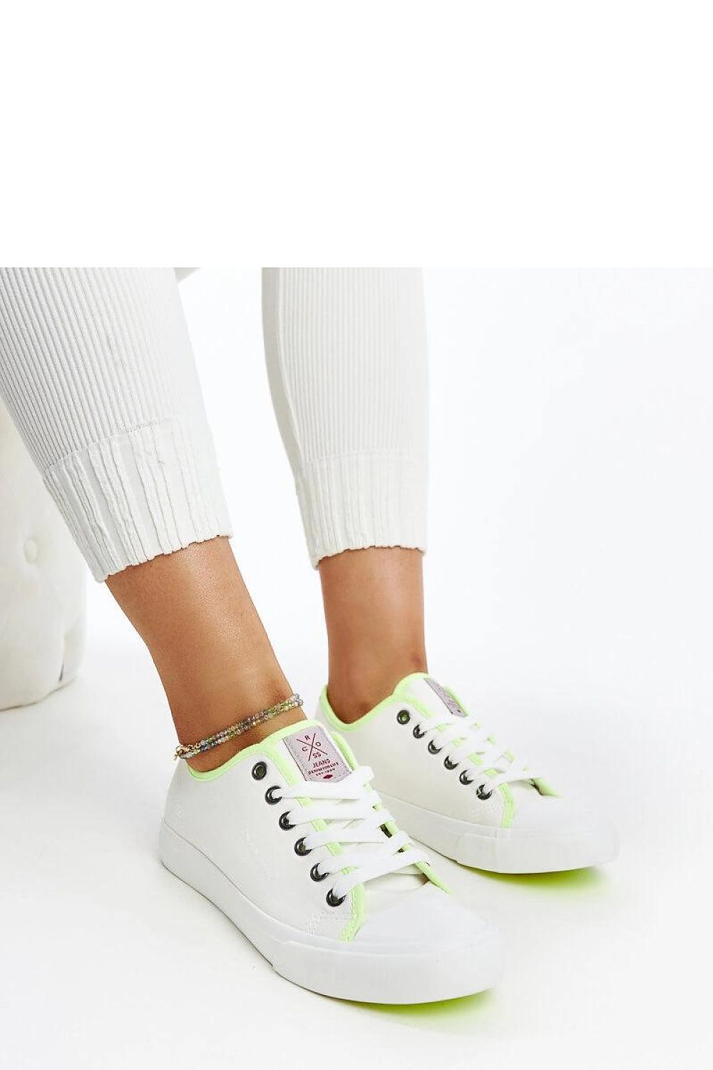   Białe damskie trampki z kolorem CROSS JEANS - Solea 