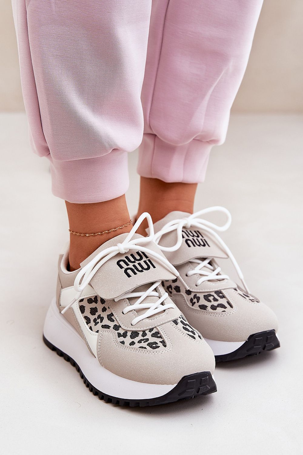   Buty Sportowe Model Pumbes 88220 White - Step in style 
