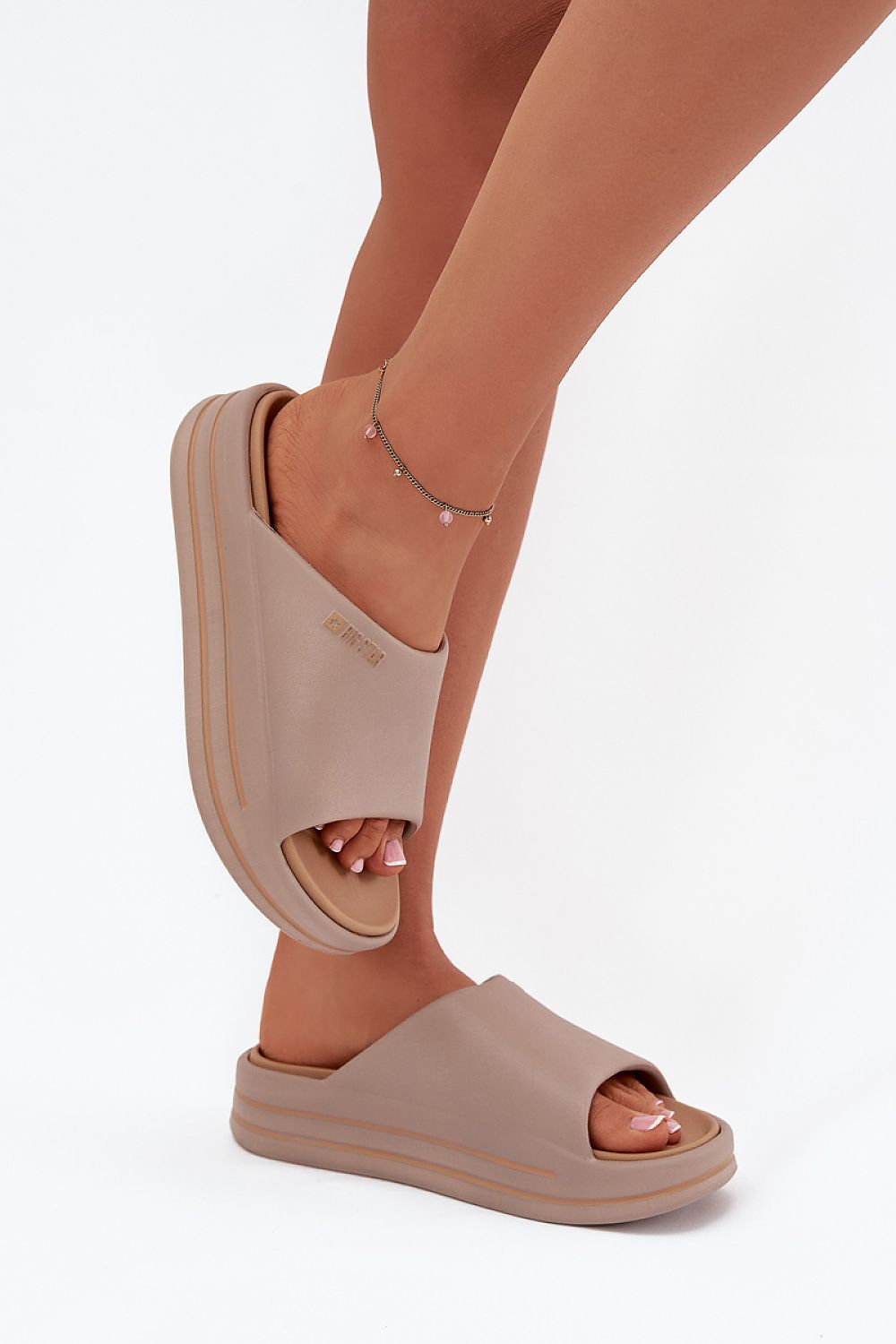  Sandał Klapki Model Big Star SS274424 Dark Beige - Step in style 