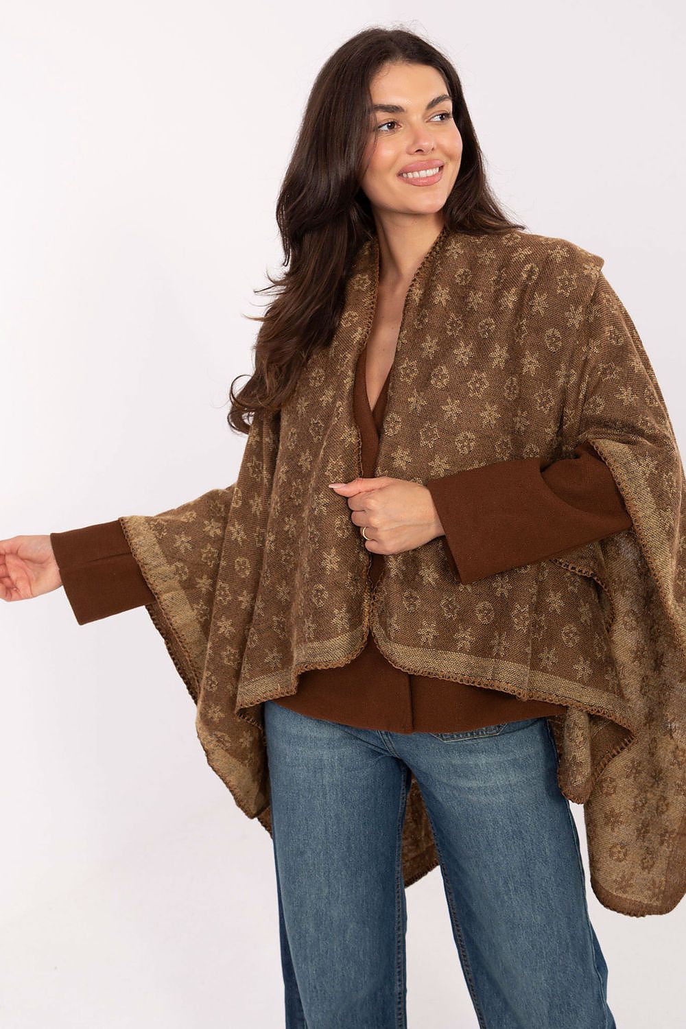  Sweter Ponczo Model AT-PN-7661.89 Camel - Factory Price 