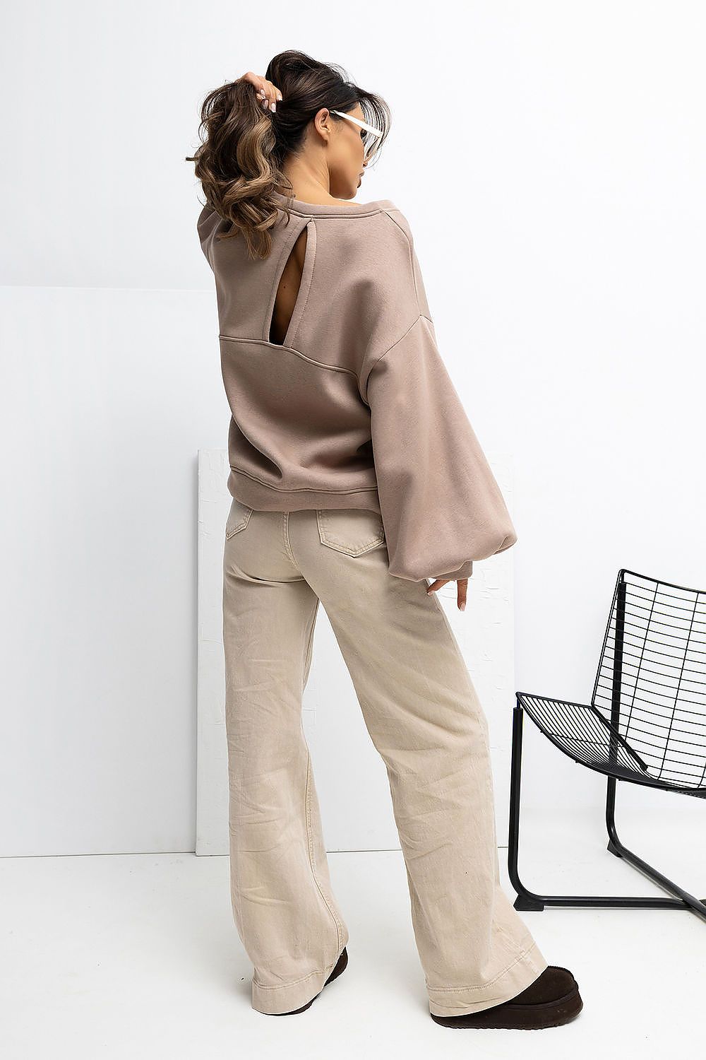   Bluza Damska Model RV-BL-A1040.03 Dark Beige - Rue Paris 