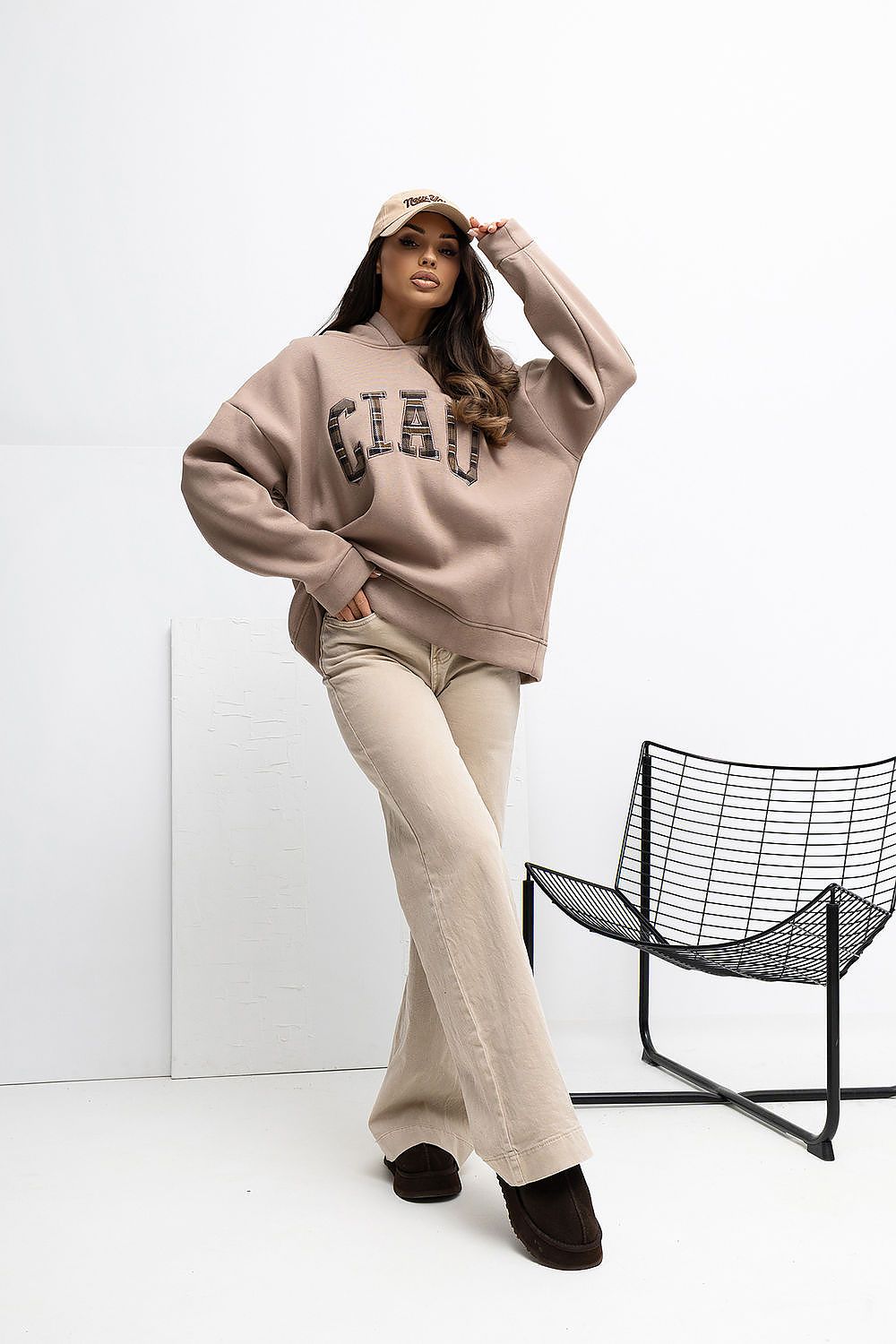   Bluza Damska Model RV-BL-A1039.22 Dark Beige - Rue Paris 