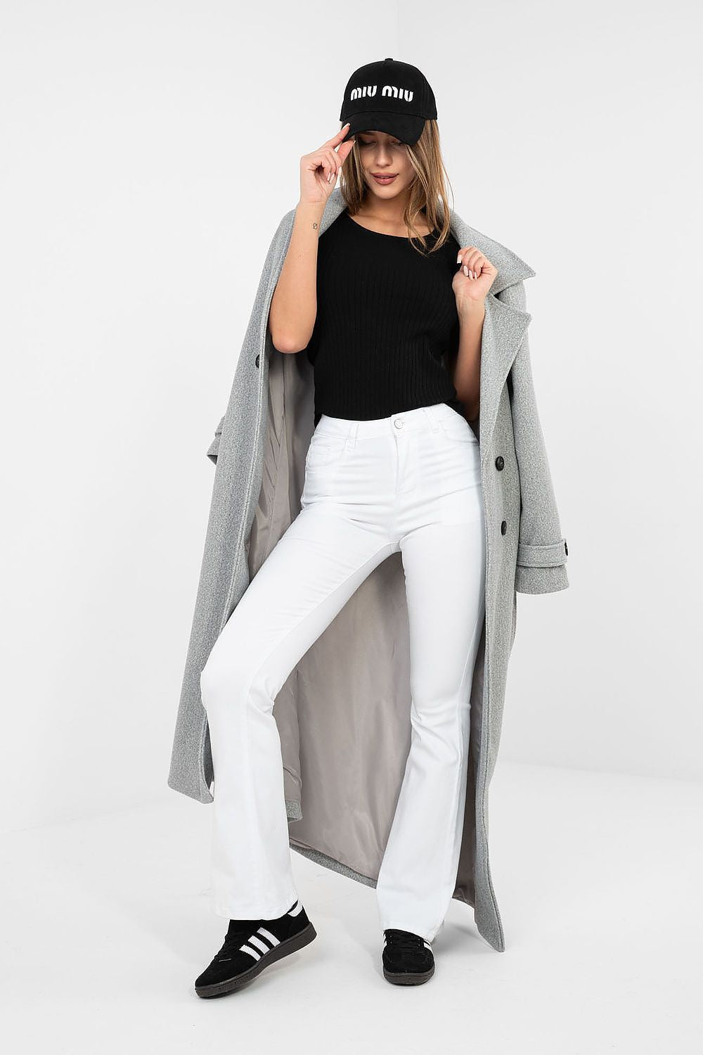   Bluzka Model RV-BZ-A1191.77 Black - Rue Paris 