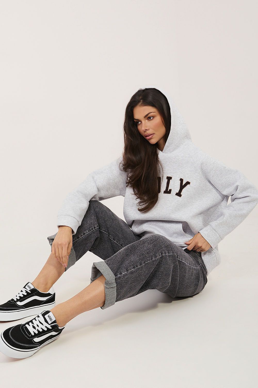   Bluza Damska Model RV-BL-A1082.24 Light Grey - Rue Paris 