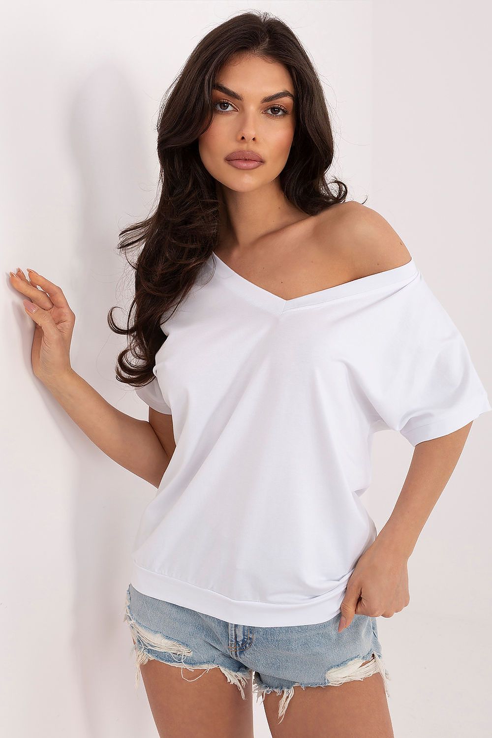   Bluzka Model RV-BZ-A1321.91 White - Rue Paris 