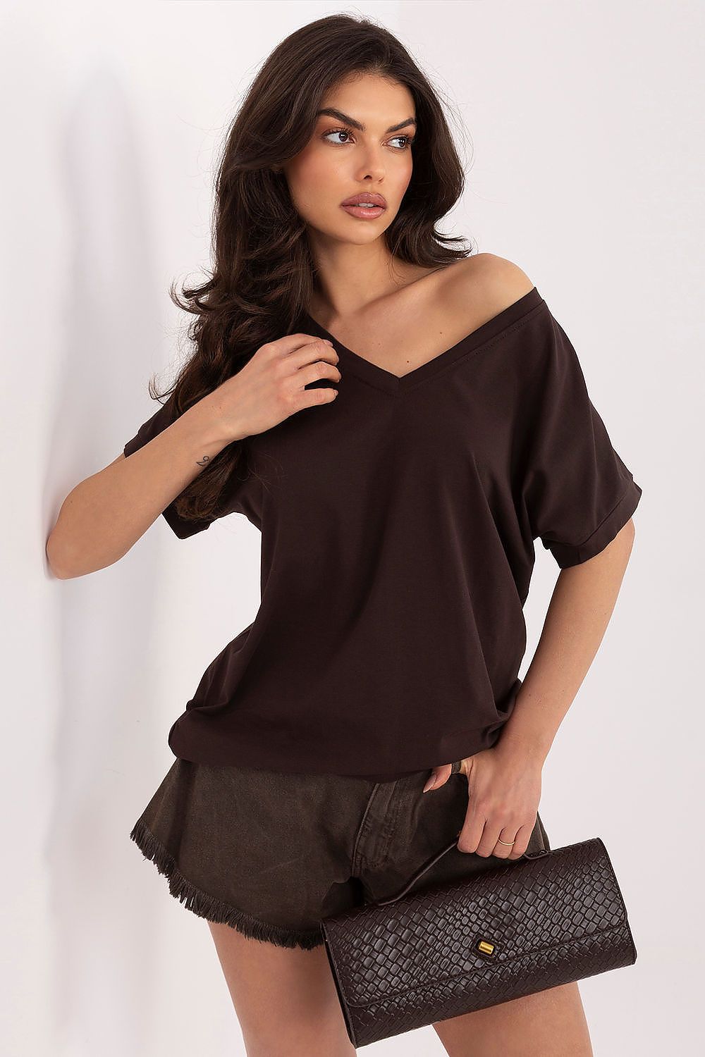   Bluzka Model RV-BZ-A1321.91 Dark Brown - Rue Paris 