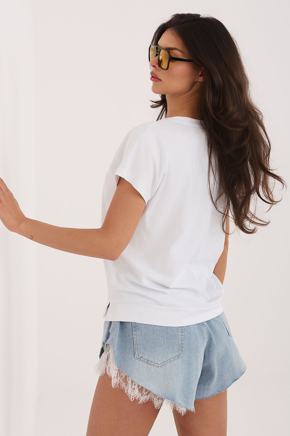   Bluzka Model RV-BZ-8837.67 White - Rue Paris 