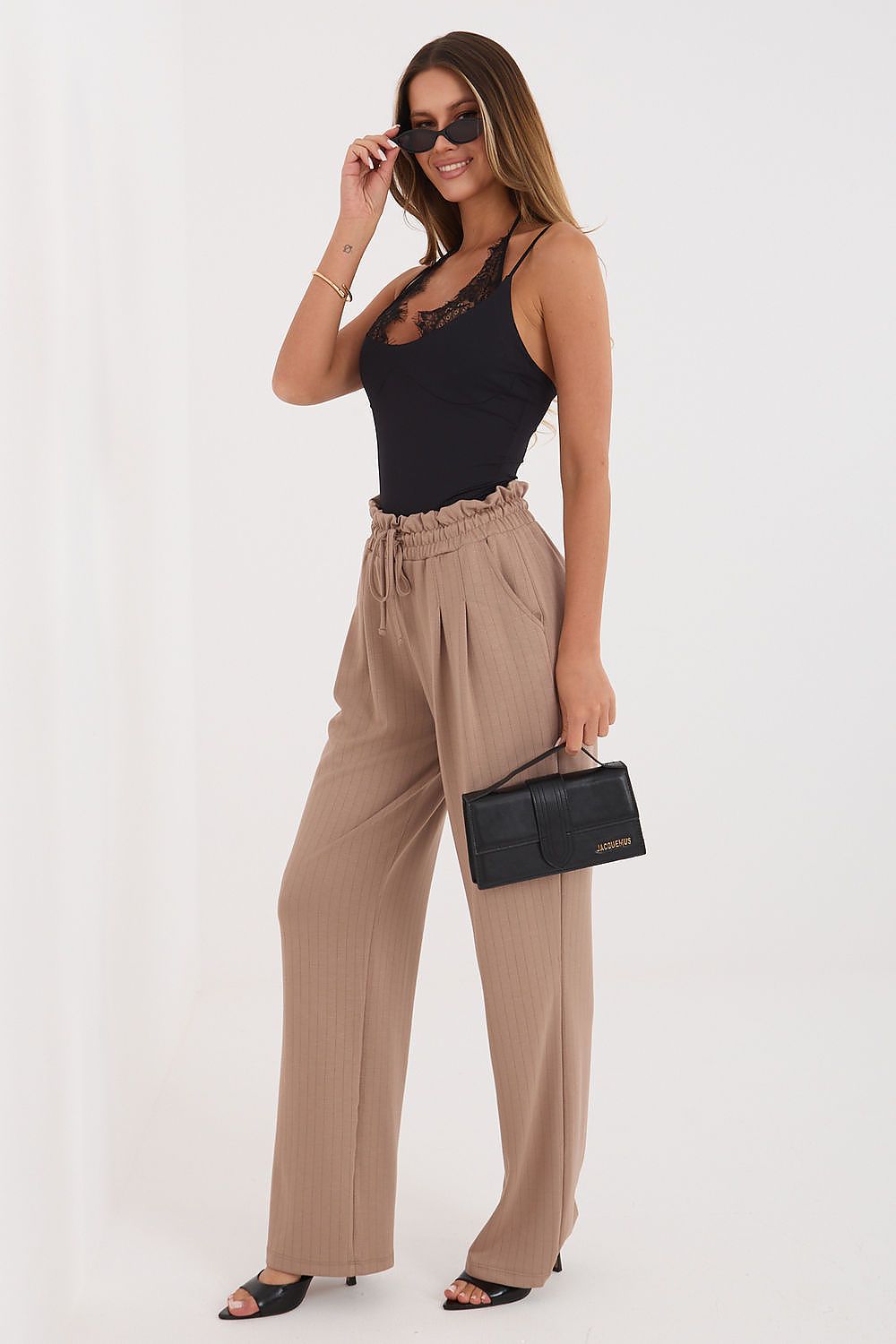  Spodnie Dresowe Model RV-DR-A1292.31 Dark Beige - Rue Paris 